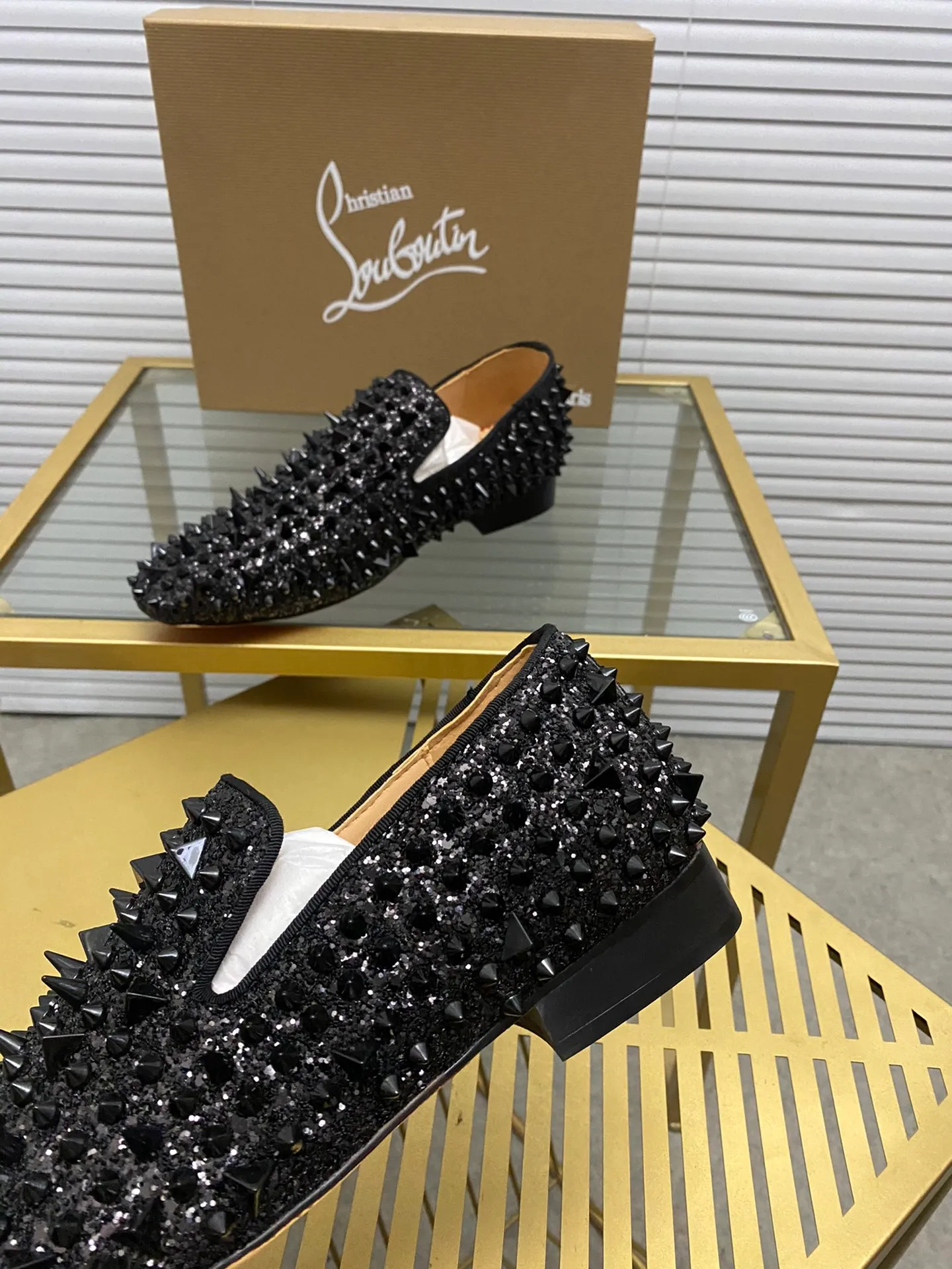 (Customized model) Ex-factory price is 540. christian louboutin (CL red sole shoes) counter series, casual sneakers for couples 📢 📢 📢 Exclusive hot style release 🎈🎈💪 Movable latex feet 👻 Finished outsole line [Proud] 😝Female 35-40# Male 38#-46, global supply😝 [Top version]: Original imported genuine leather upper, top original leather lining, original molded TPU outsole, original 1:1 detail processing, original shoe last,